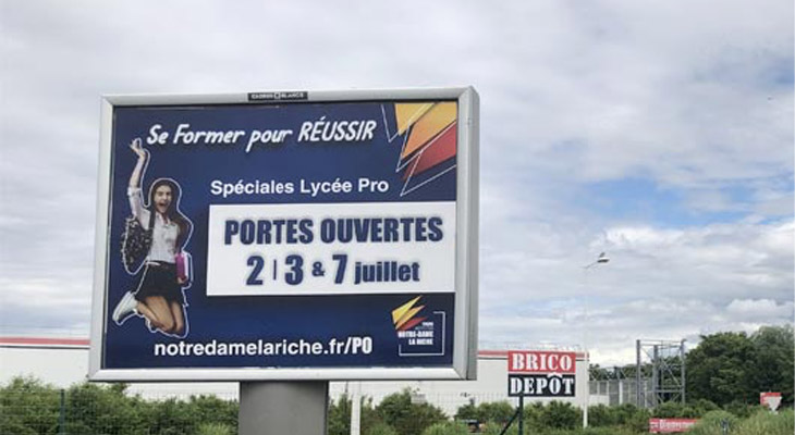Une campagne d'affichage pour Notre Dame La Riche sur Tours métropole Val de Loire